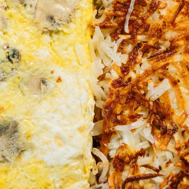 Mushroom & Swiss Omelette.